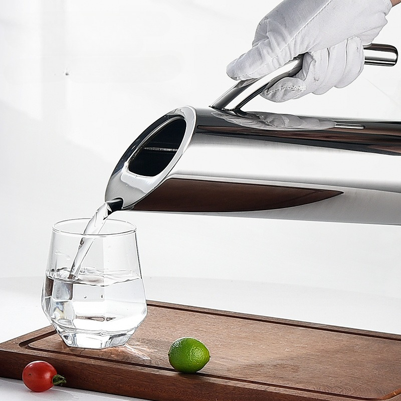 Dzbanek na wodę ze stali nierd – Cold Brew Bottle recenzja i cena